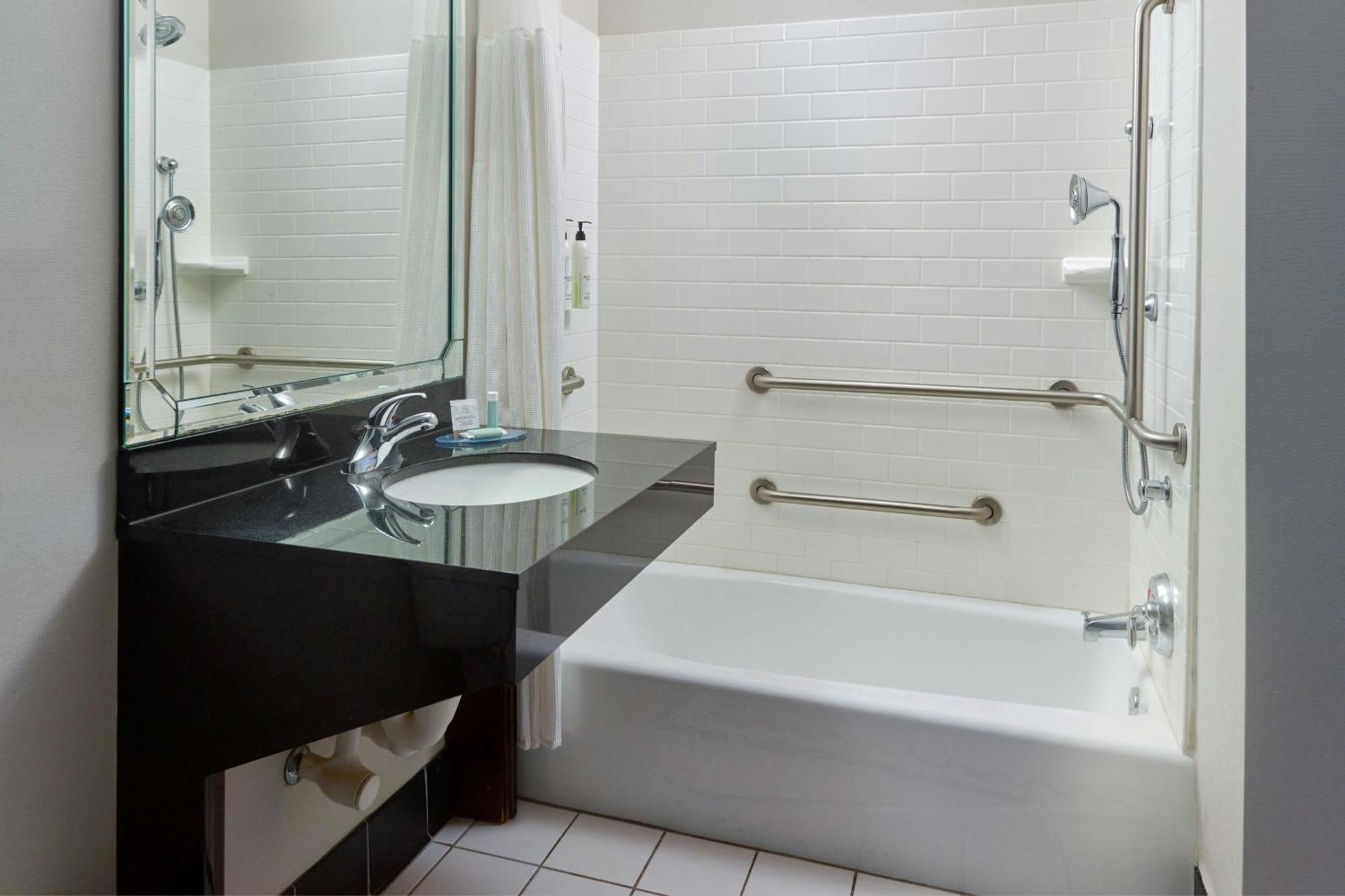 Fairfield Inn & Suites By Marriott Commerce Zewnętrze zdjęcie
